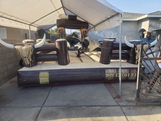 Mechanical bull