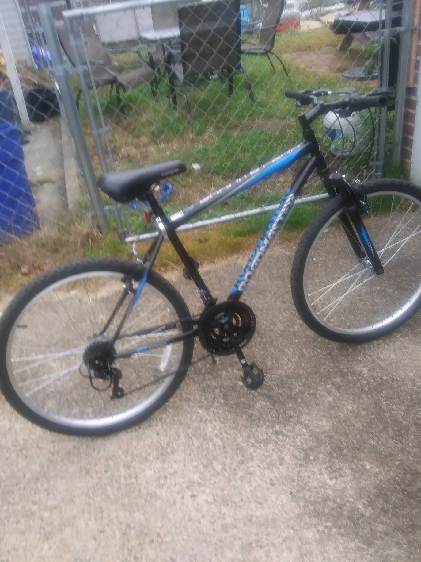 Like new Roadmaster 26" mountain bike with 21 speeds for pickup in and around the Bridesburg area