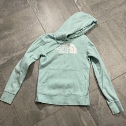 Women Northface Sweater