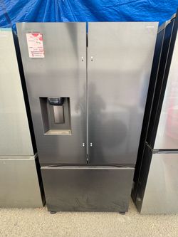 Samsung Refrigerator With Water And Ice In Dark Stainless Steel