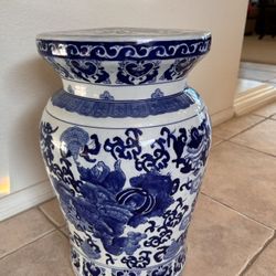 Antique Chinese Blue & White Porcelain Garden Stool Seat.