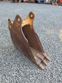 12" John Deere Backhoe Trenching Bucket