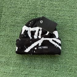 Arcteryx Beanie Black and White