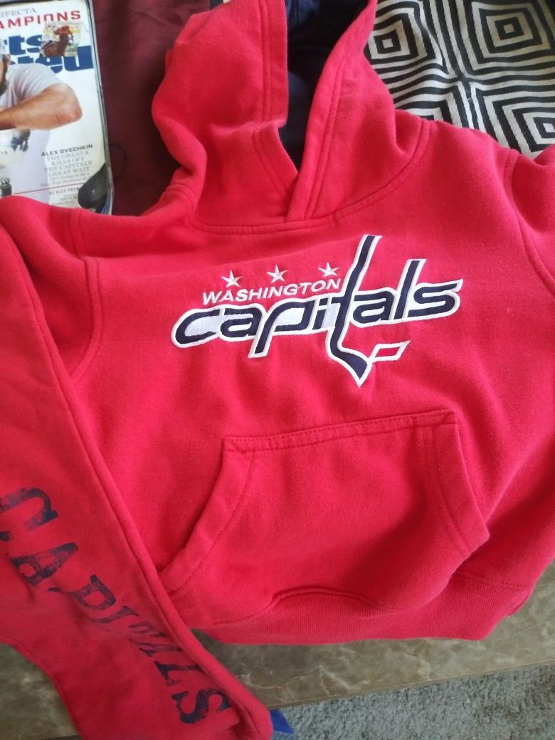 5t Capitals Sweatshirt and pants
