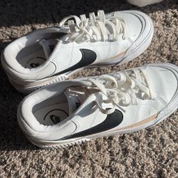 Nike Sneakers 