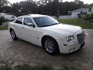 2006 Chrysler 300 Hemi 5 7l V6 Leave Me Email For All Details And For 2006 Chrysler 300 No Mechanical Issues Please Email Me
