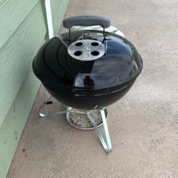 BBQ CHARCOAL GRILL ~ Lightly Used