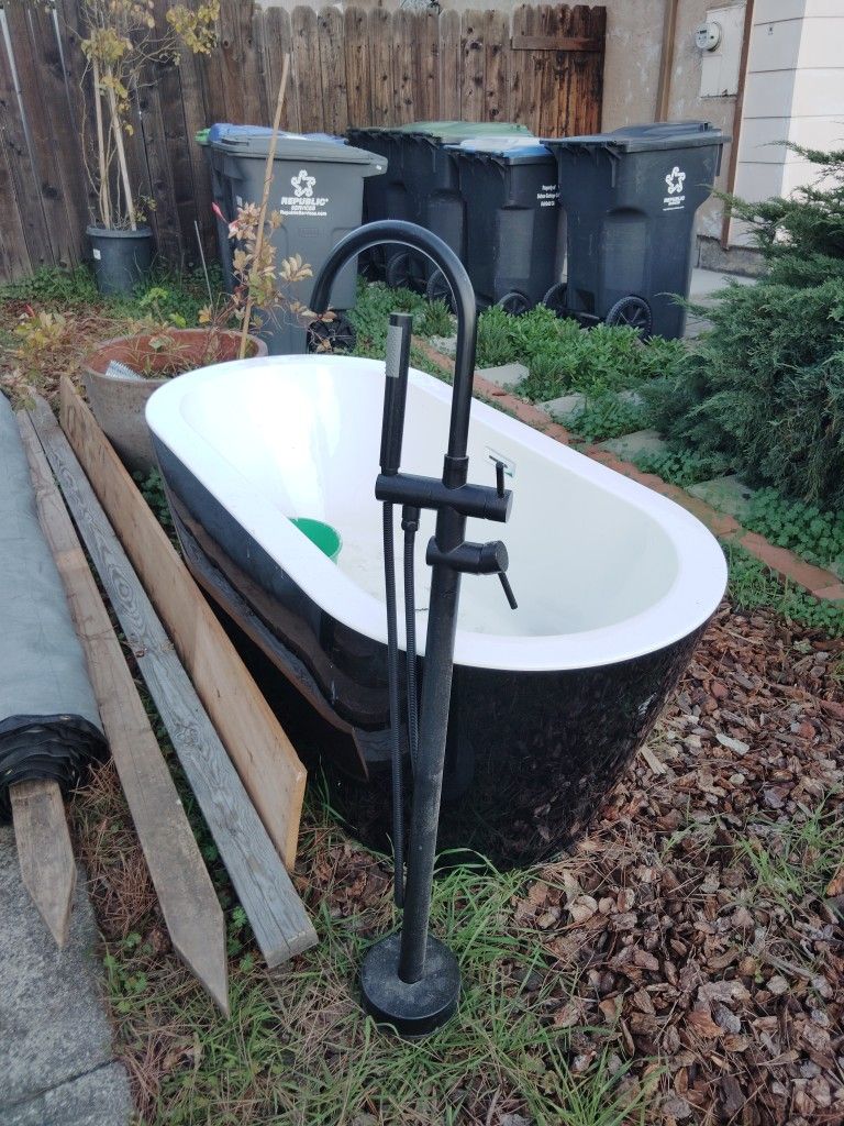 Standalone Tub And Fixture