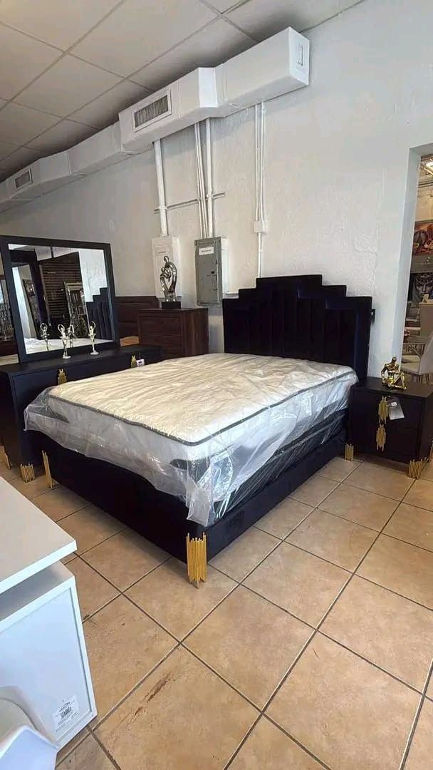 Bedroom set