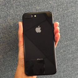 iPhone 8 Plus 64 GB Unlocked 