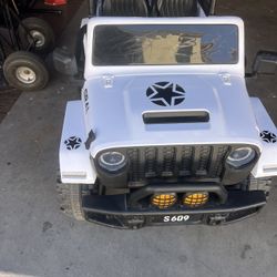Little 12 V Jeep For Kids 