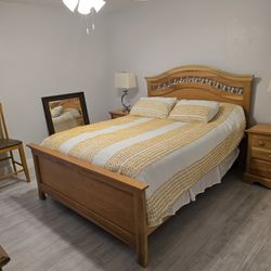 Queen-Sized Solid Wood Bed Frame – Elegant & Sturdy Design