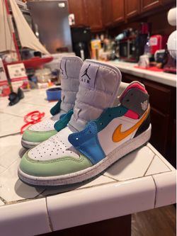 Air Jordan 1 Mid SE Multi-color Kids Youth - Size 5.5Y