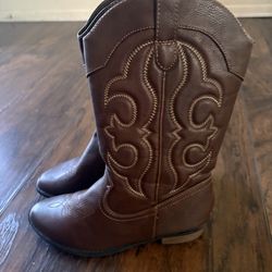 Boots for girl  size 4