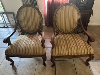 2 Nice Chair’s