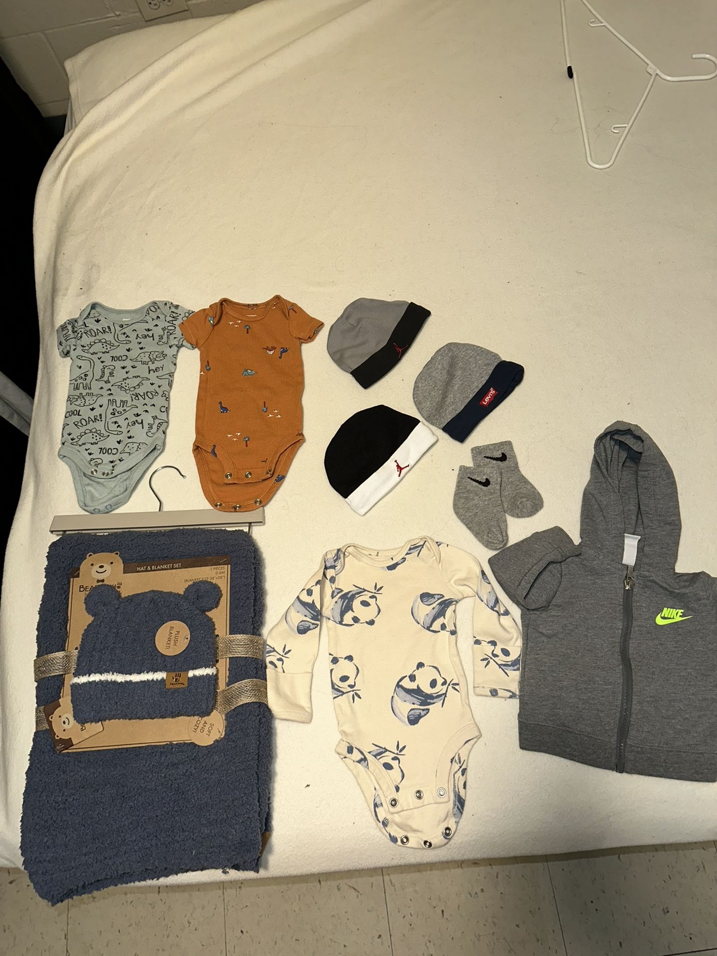 Bear paw Blanket And Hat set
