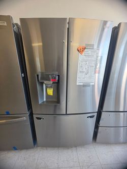 Lg Stainless Steel French Door Refrigerator New open box
