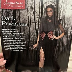 Womens Vampire/priestess  Costume