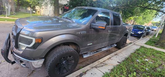 Ford F 150 only for parts engine broken