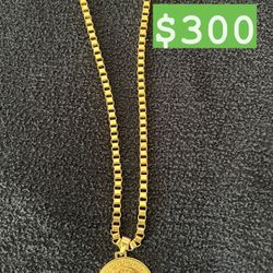 Mens Gold Versace Pendant (Gucci Louis Vuitton Ysl Dior Red Bottoms Louboutin)