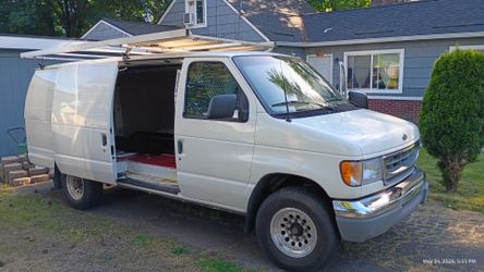 2003 Ford E-Series E-350 Super Duty XL Extended Passenger