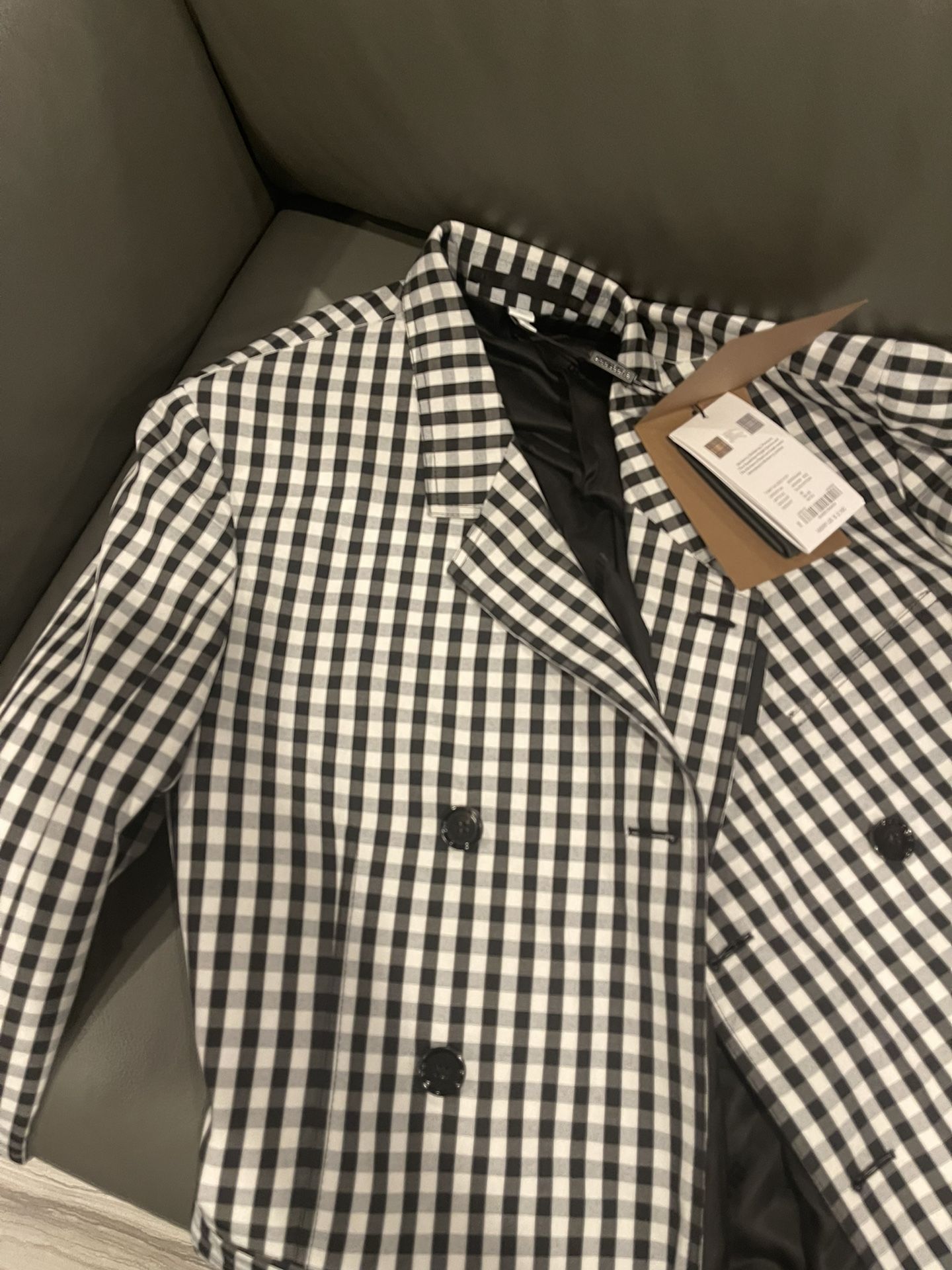 Brand New Men’s Burberry - Size 46 - $700
