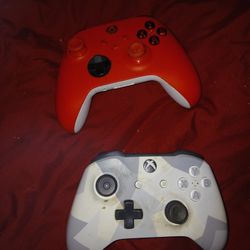 2 special edition Xbox one controllers 