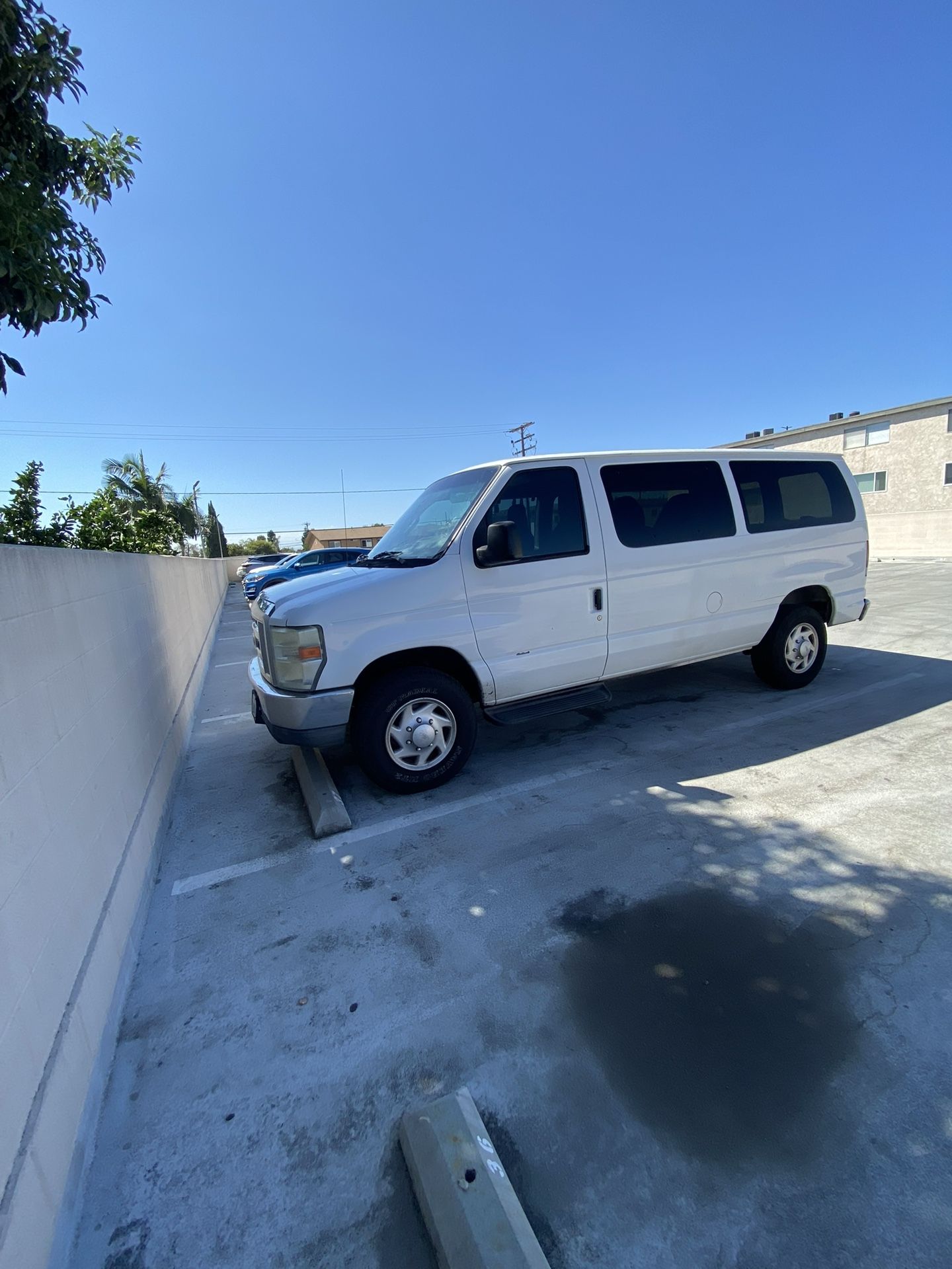 2011 Ford E-350