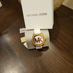 MICHAEL KORS SILICONE WATCH NEW