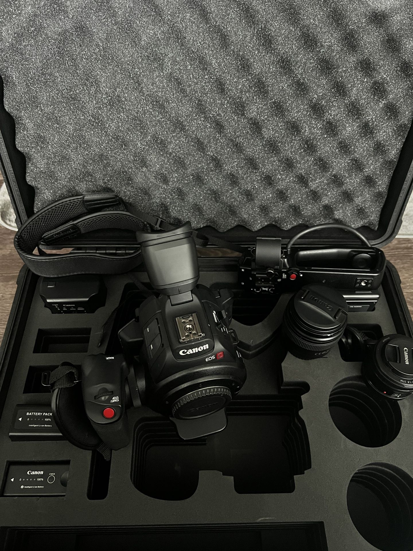 Canon EOS C100 Mark II w/ original box & accessories And Case 