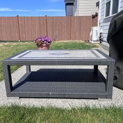 Outdoor Patio Furniture-Coffee Table-Like New Condition 