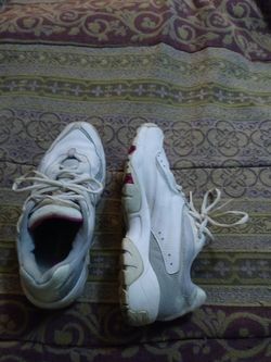 Reebok sneakers size 8 Womens
