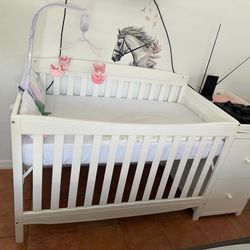 4 in 1 baby crib with mattress and rotating decoration