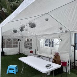 Long Lasting Weatherproof 10x20 New Enclosed Window Removable Side Walls Or Open  Stabilizer Material Weatherproof Strong 
150 each.... 2 for 300

 