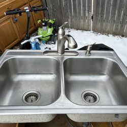 Kitchen Cabinets With Counter Tops 