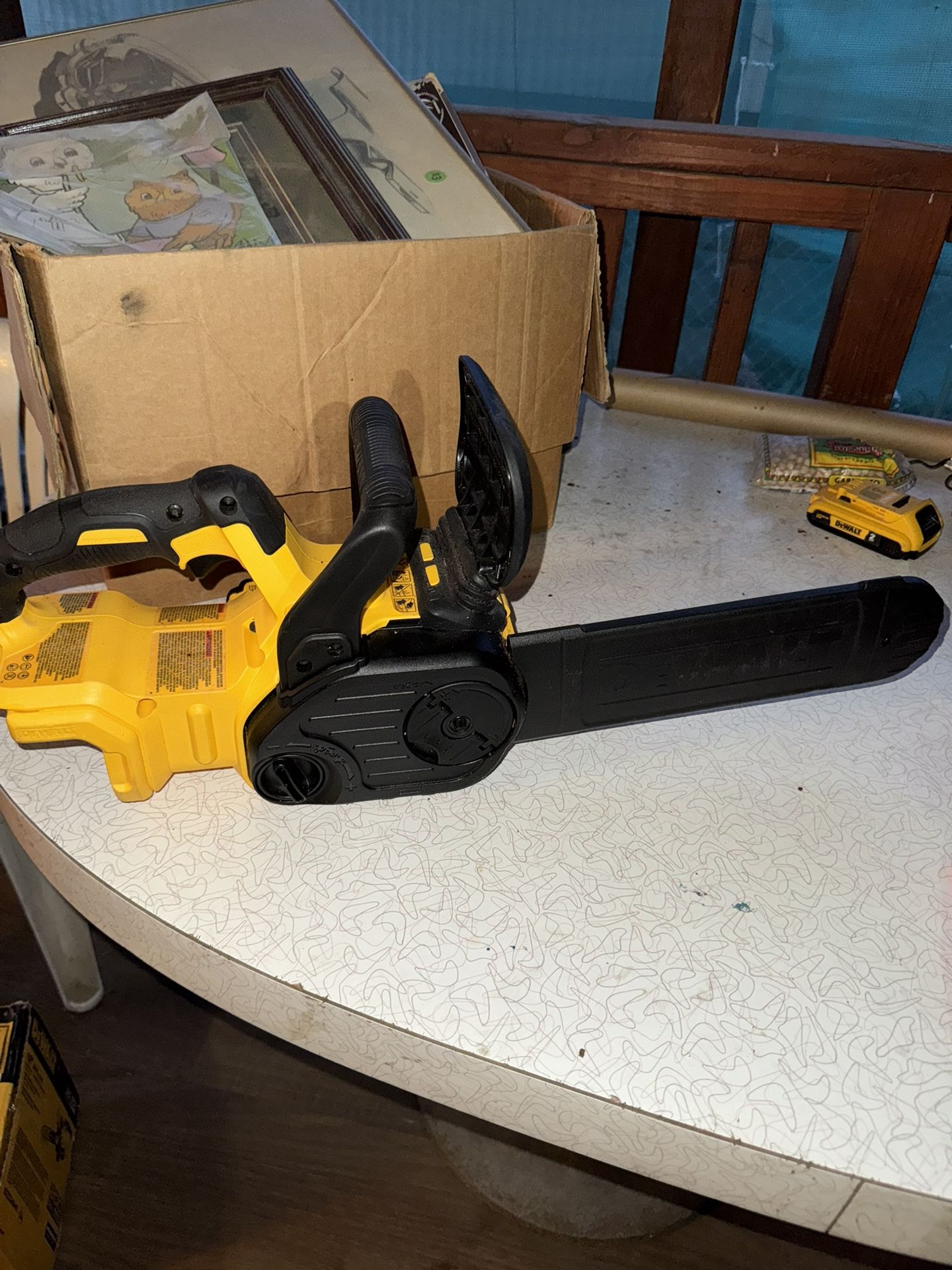 Dewalt Chainsaw 20v 12in. DCCS620
