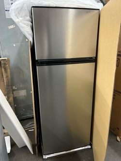 Title: Insignia 7.2 Cu. Ft. Top Freezer Refrigerator – Stainless Steel