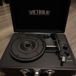 Victrola Vinyl Player With Speakers (MINT Condition)