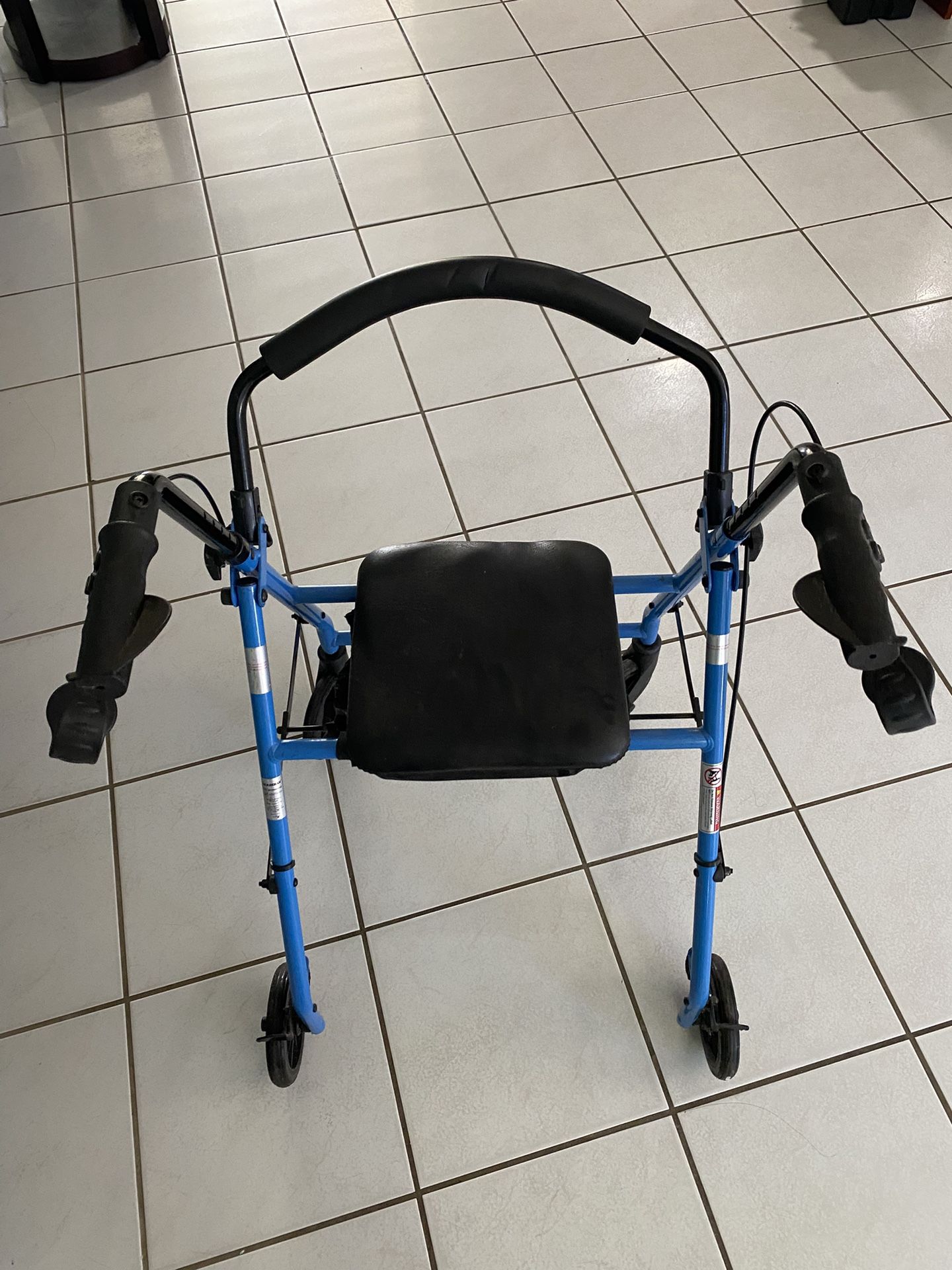 Drive Medical Rollator Rolling Walker with Wheels