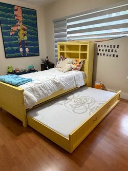Twin trundle with attached bookcase + 2 mattresses