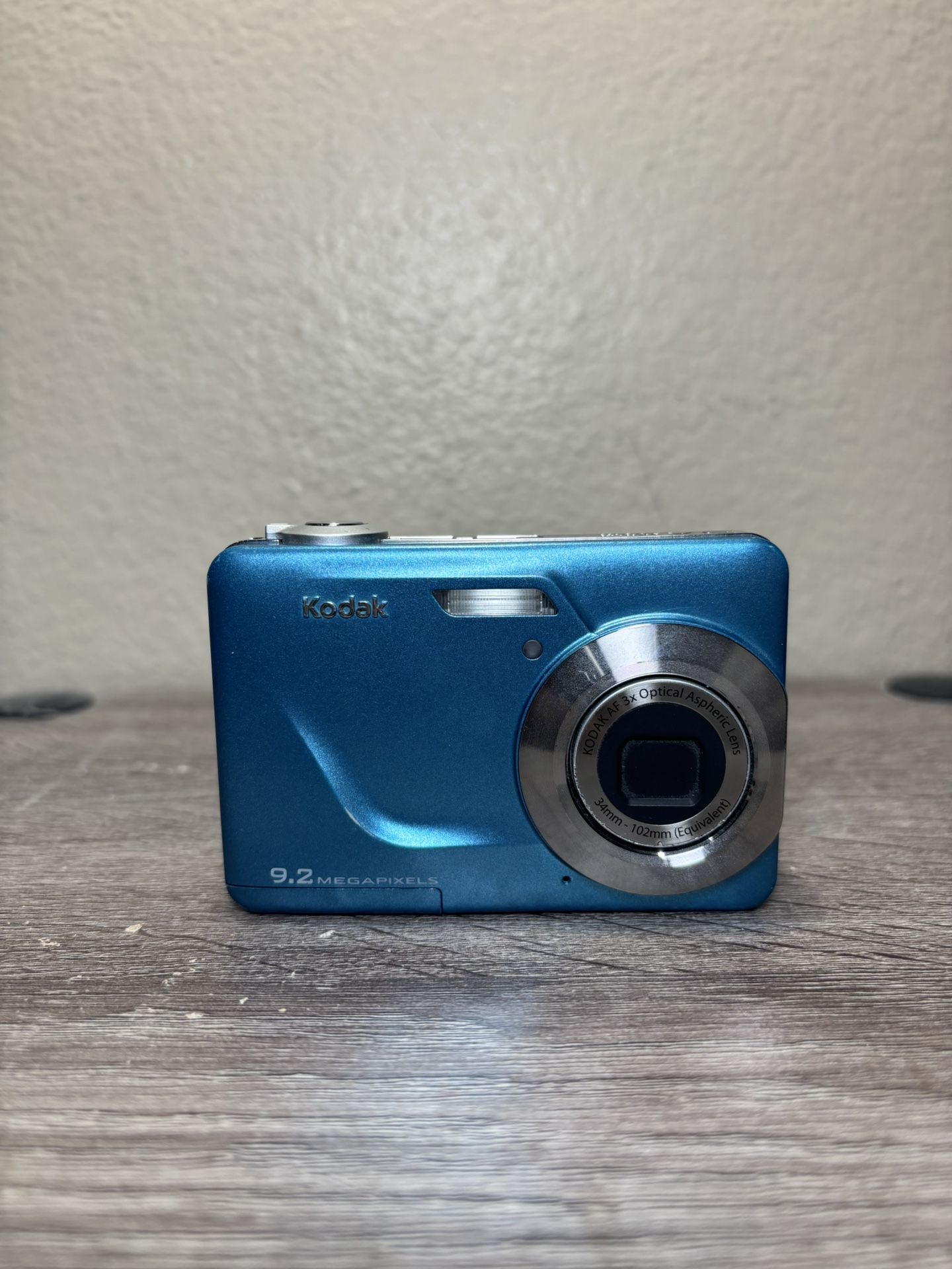 Kodak EasyShare C160 9.2MP Digital Camera 3x Optical Zoom