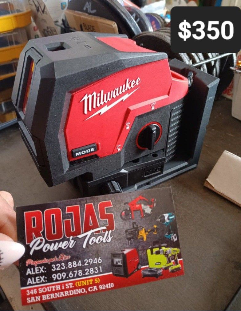 MILWAUKEE M12 12V LITHIUM ION CORDLESS GREEN 125FT CROSS LINE AND PLUMB POINTS LASER LEVEL (TOOL ONLY)