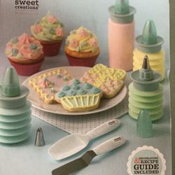 11 Piece Decorating Kit