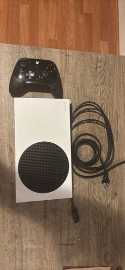 Xbox series s (digital) + gamesir wired controller