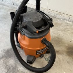 Rigid 16 Gallon Wet/Dry Blower Vac