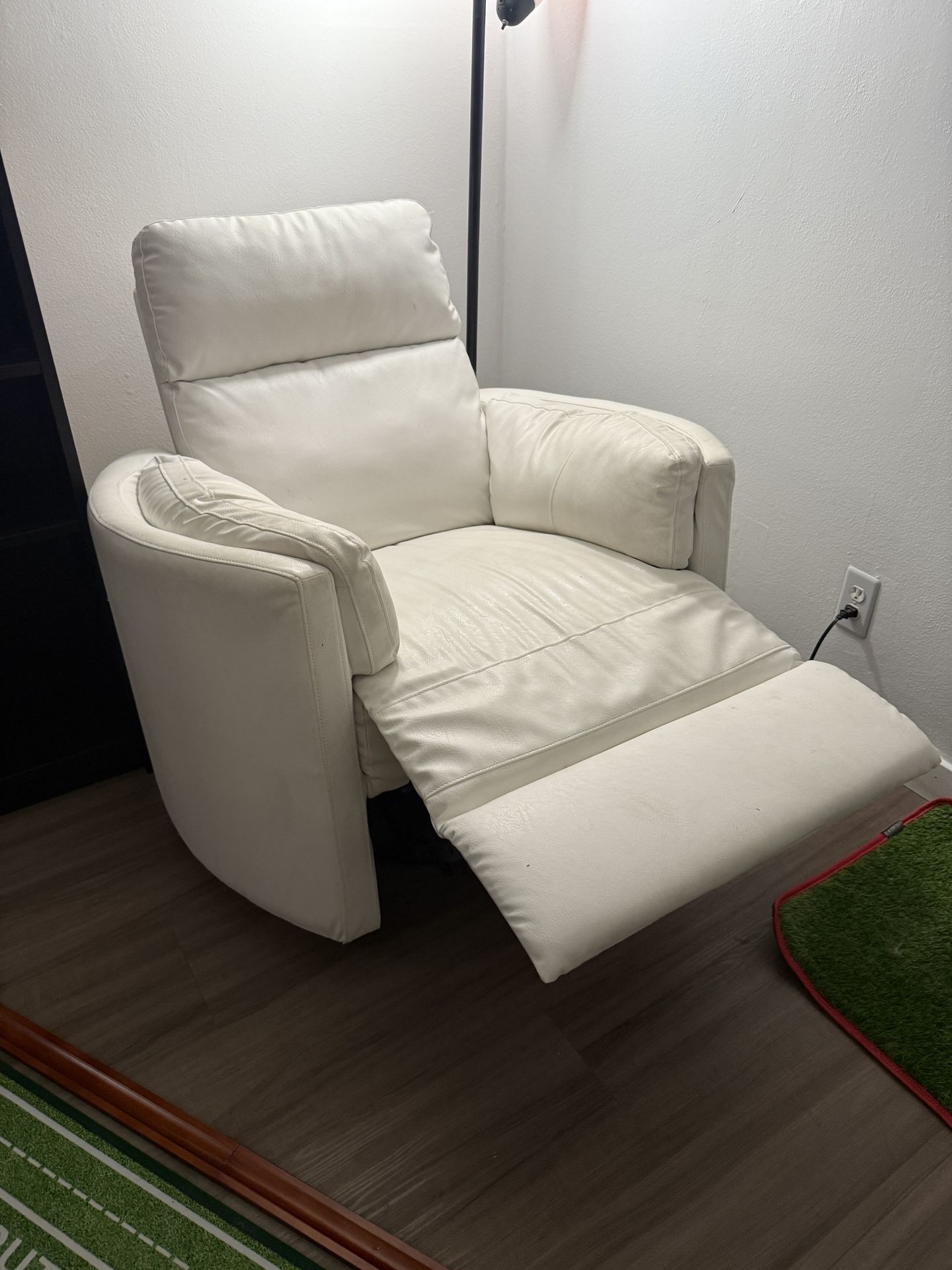 Luxury White Leather Recliner