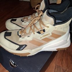Adidas Terrex Hiking  Boots.size 12 $40