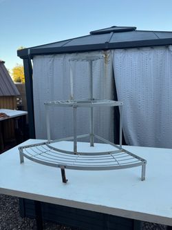 Metal plant stand