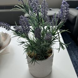 Small (fake) Flower Pot Decor 