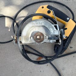 DeWalt Wet/Dry Masonry Saw (DWC860W) – $80